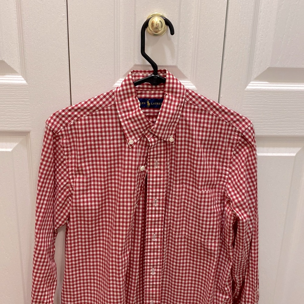 Rarely worn Ralph Lauren button down. No imperfections.